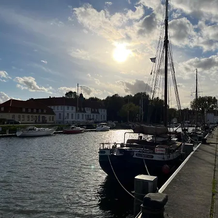 Lykkefund - Ferienwohnungen In Hafennaehe Glückstadt Eksteriør billede